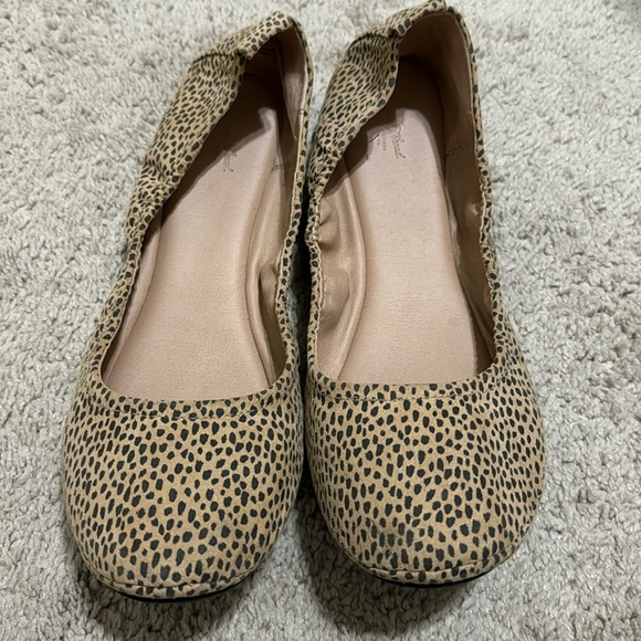 Universal Thread, Cheetah print flats, Size 11 - Picture 1 of 4